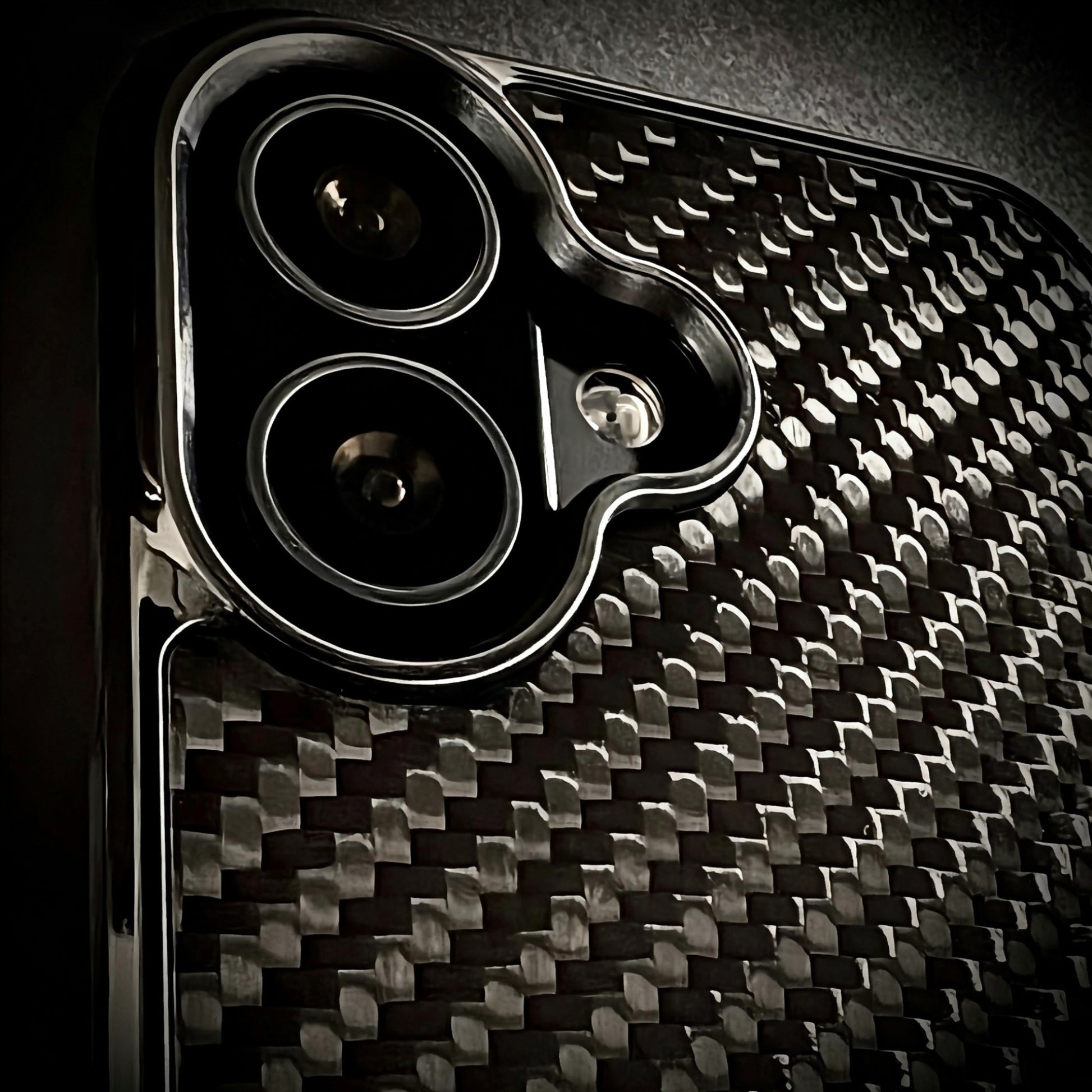 Carbon fiber phone case camera detail